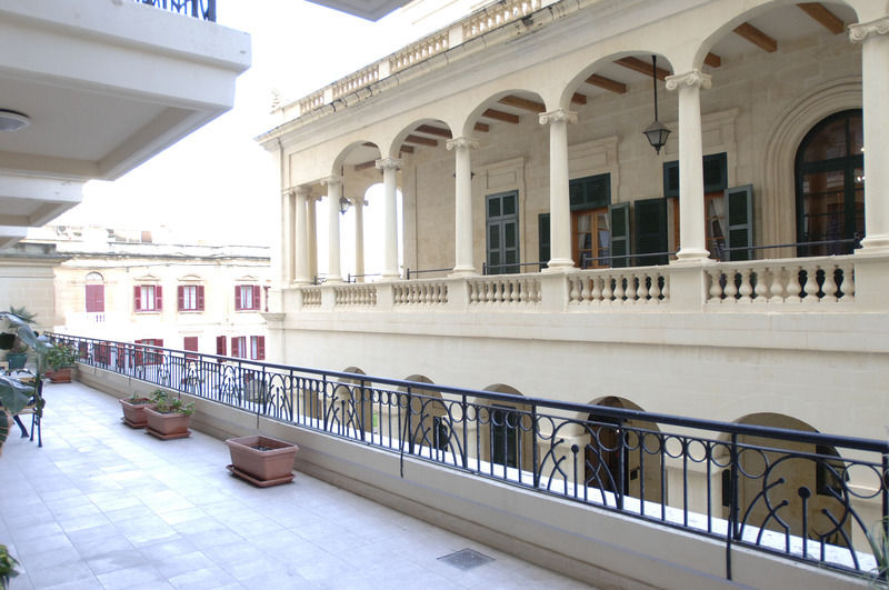 Ax Palazzo Capua Hotel Sliema Exterior photo